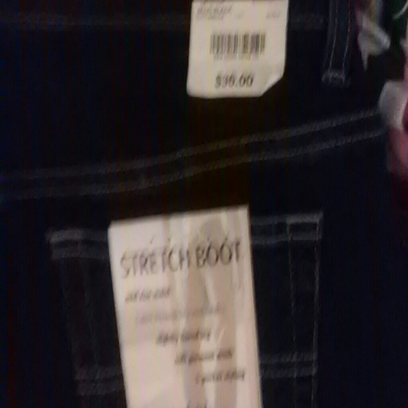 Jeans - Picture 3 of 4